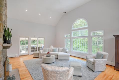 20 Laura Drive Danbury CT 06811