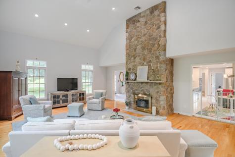 20 Laura Drive Danbury CT 06811