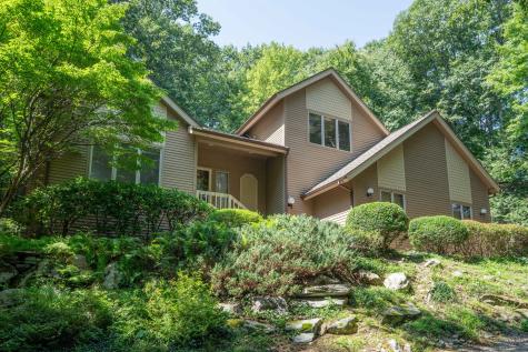 107 Deer Run Burlington CT 06013