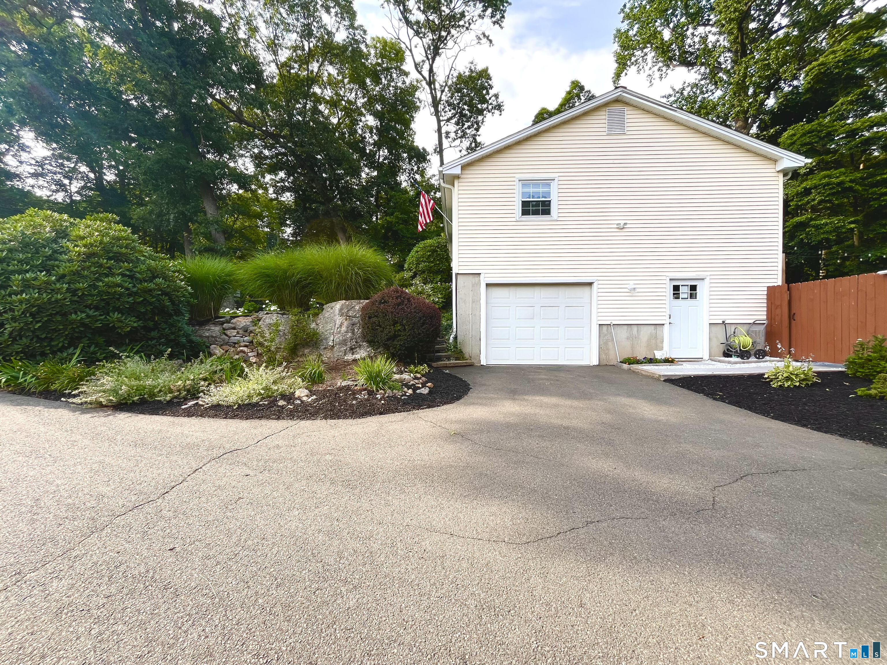 81 Briarwood Drive Guilford CT 06437
