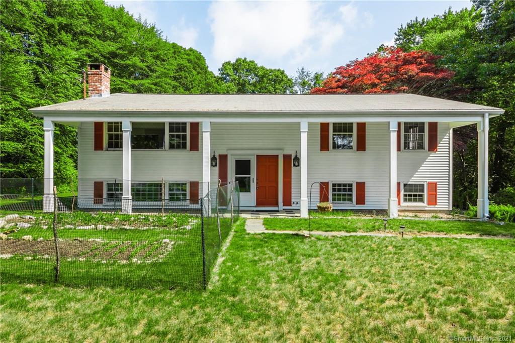 76 Daniels Avenue Waterford CT 06385
