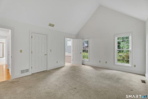 19 Whitehall Lane Groton CT 06355