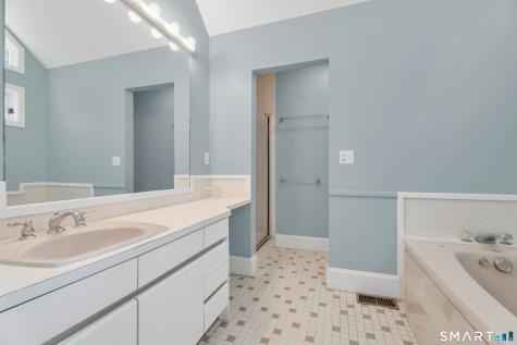 19 Whitehall Lane Groton CT 06355