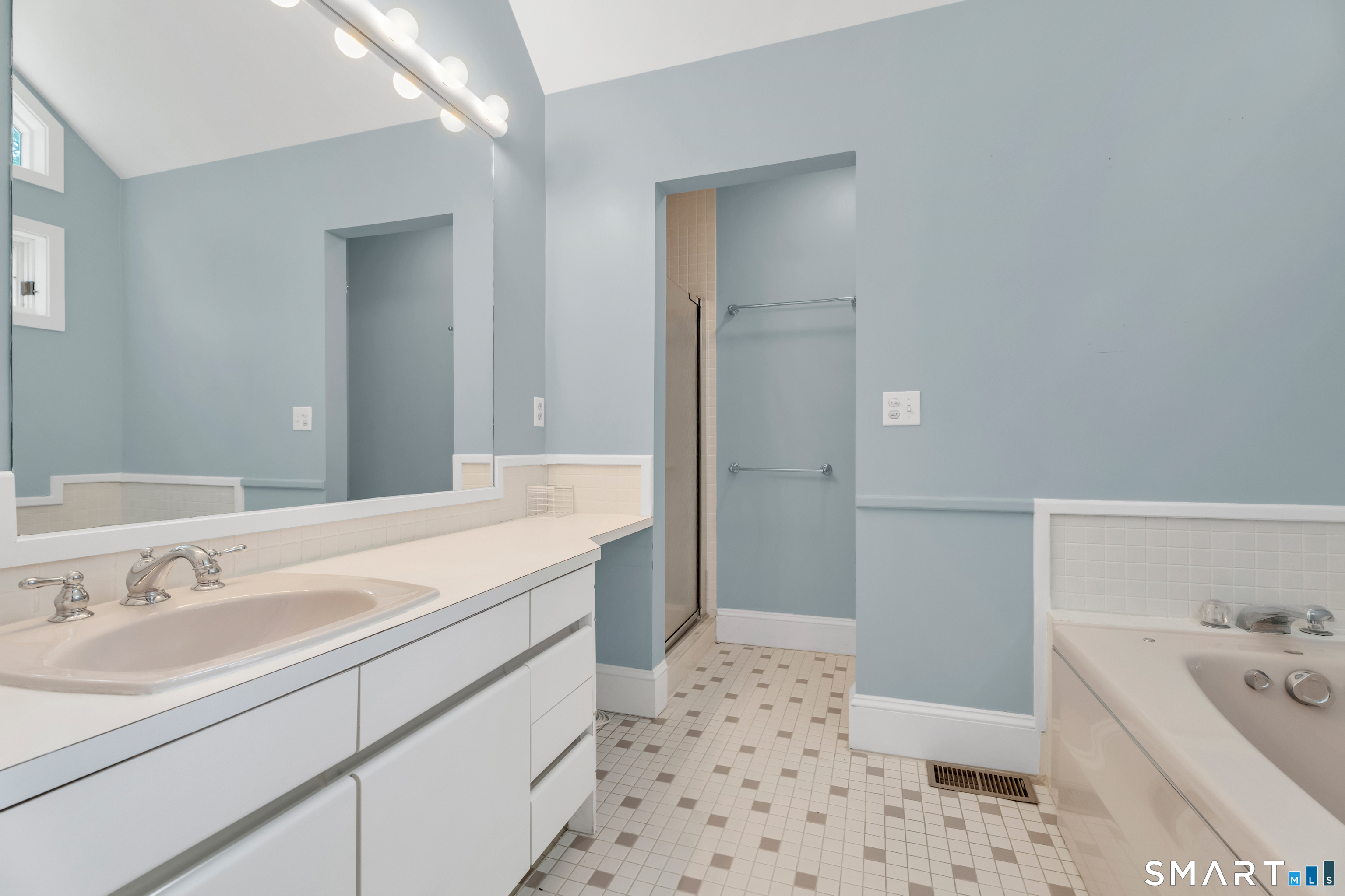 19 Whitehall Lane Groton CT 06355