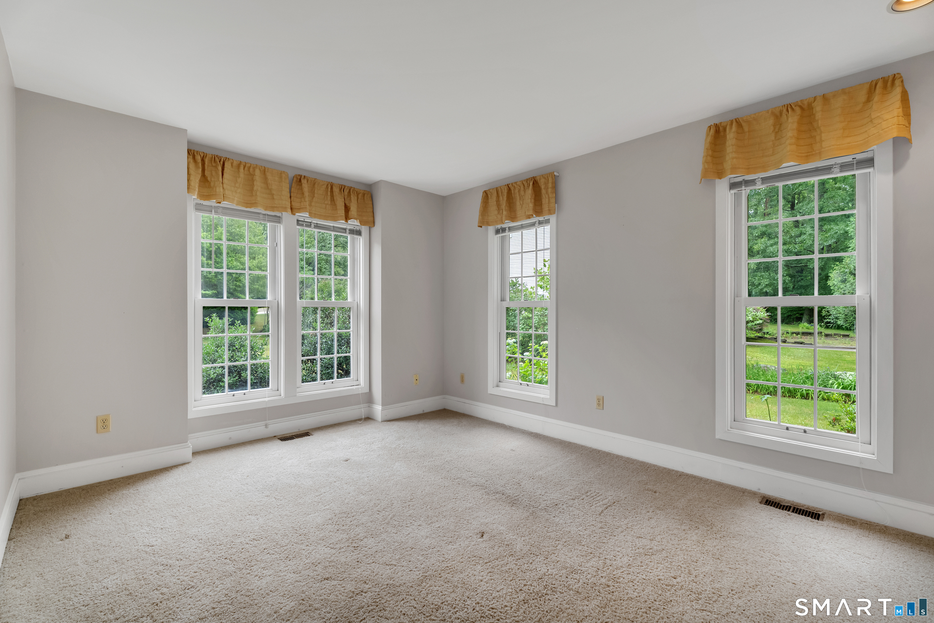 19 Whitehall Lane Groton CT 06355