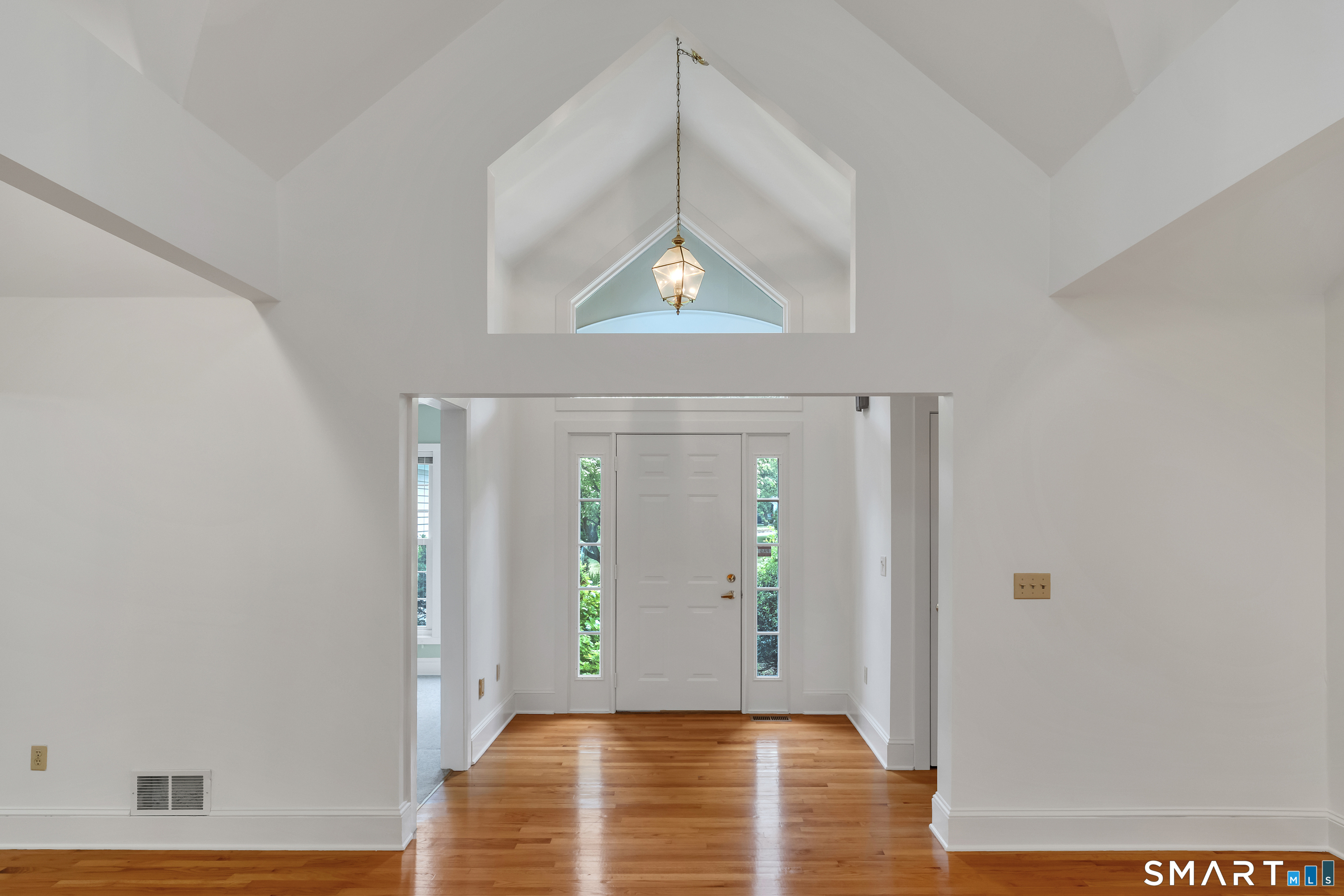 19 Whitehall Lane Groton CT 06355