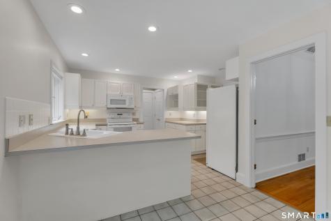 19 Whitehall Lane Groton CT 06355
