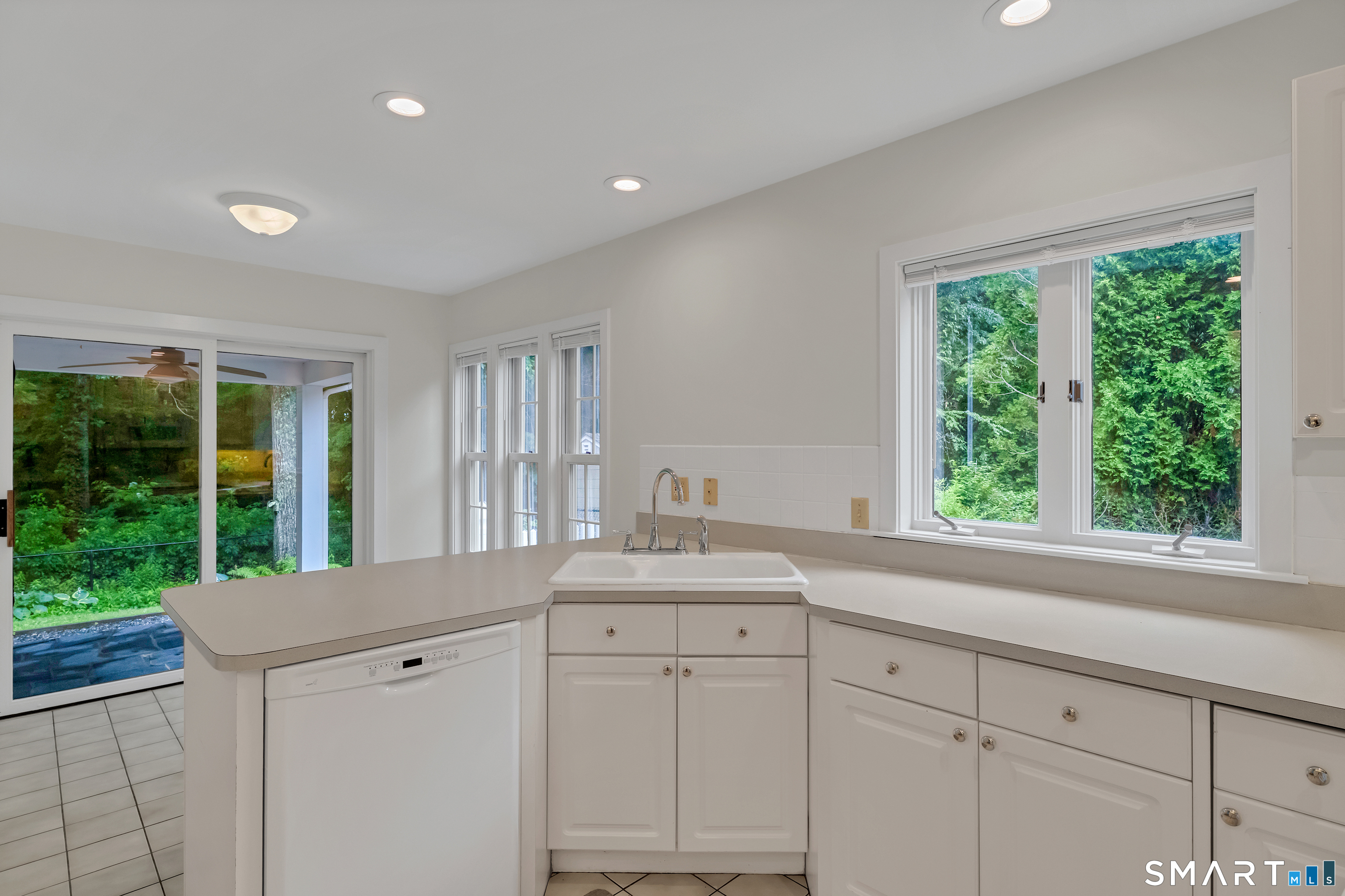 19 Whitehall Lane Groton CT 06355