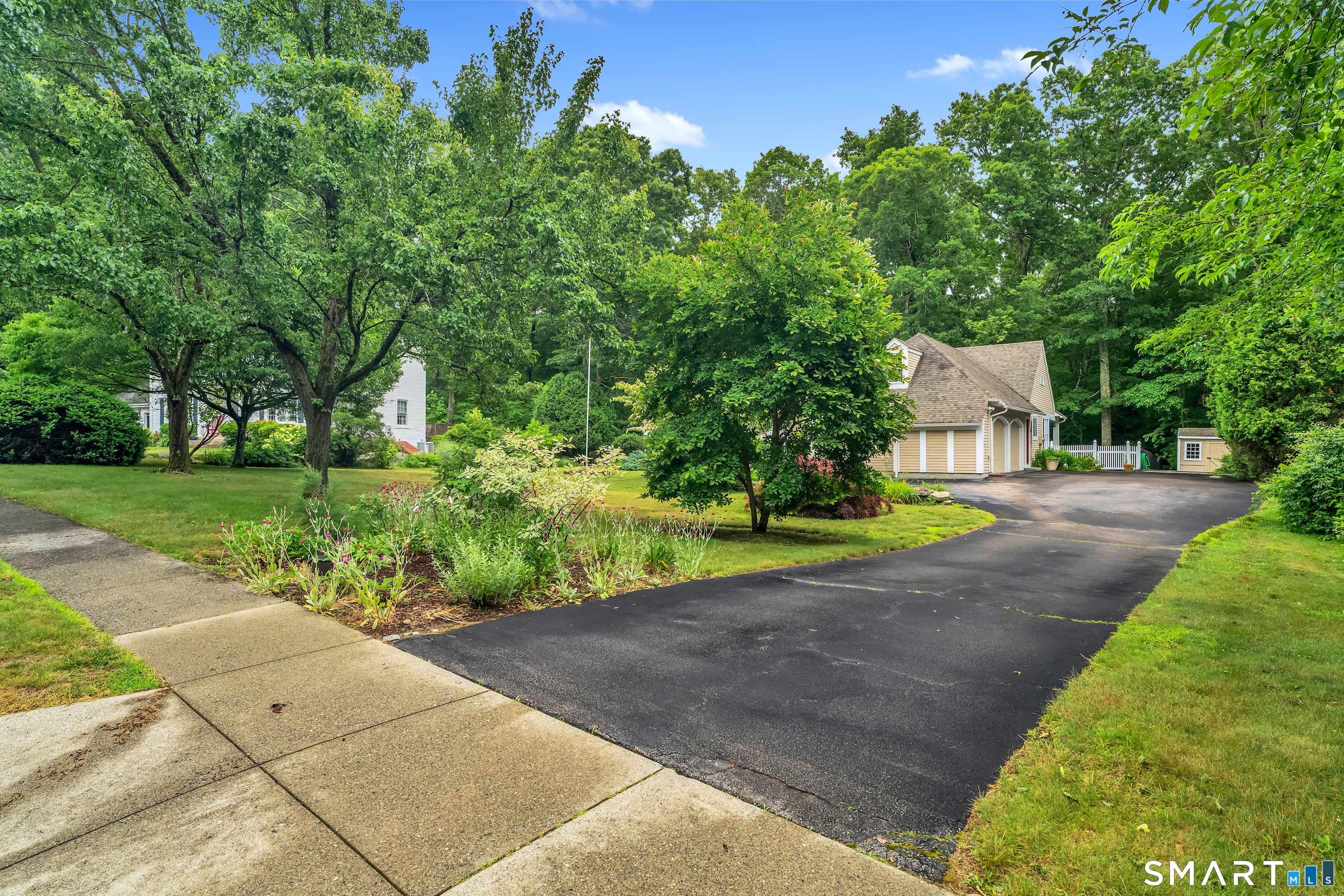 19 Whitehall Lane Groton CT 06355
