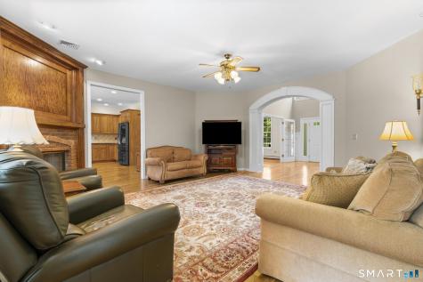 14 Wychwood Lane Oxford CT 06478