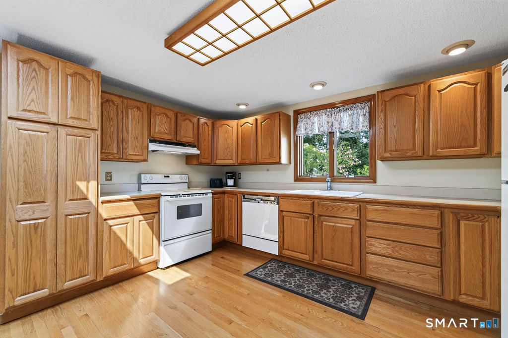 50 Summit Avenue East Haven CT 06512
