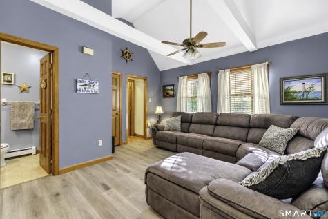 52 Buckingham Road Seymour CT 06483
