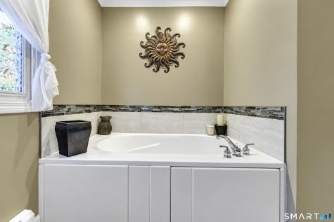 52 Buckingham Road Seymour CT 06483