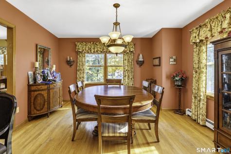 52 Buckingham Road Seymour CT 06483