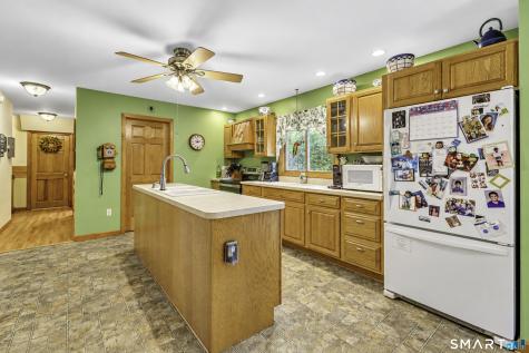 52 Buckingham Road Seymour CT 06483