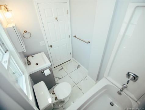 138 South Main Street Newtown CT 06470
