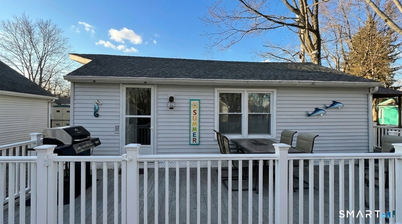 16 North Street Madison CT 06443