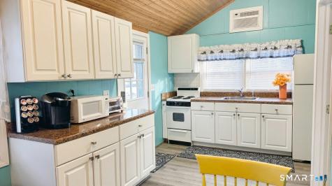 16 North Street Madison CT 06443