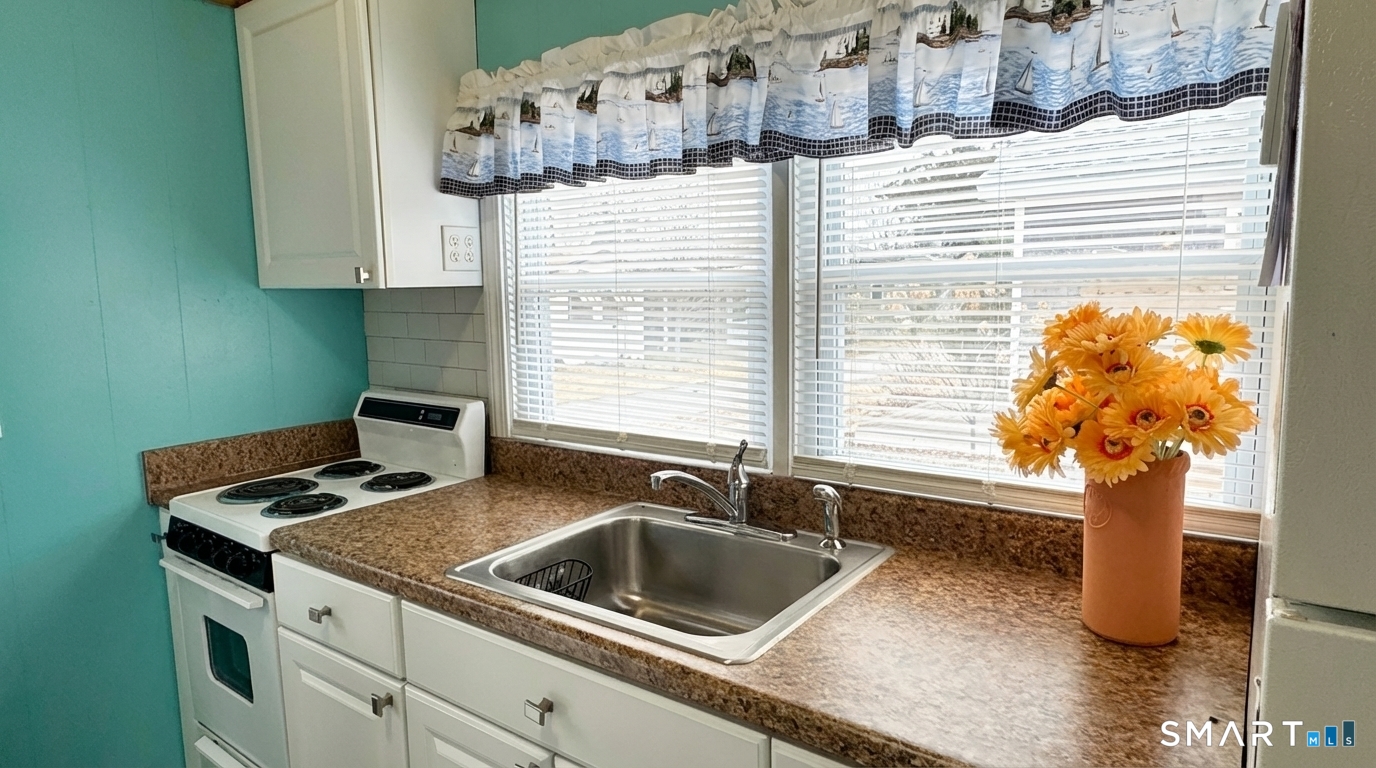 16 North Street Madison CT 06443