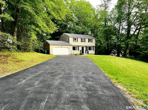 32 Forest North Court Hamden CT 06518