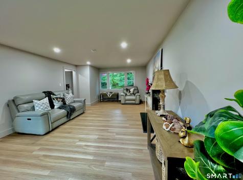 32 Forest North Court Hamden CT 06518