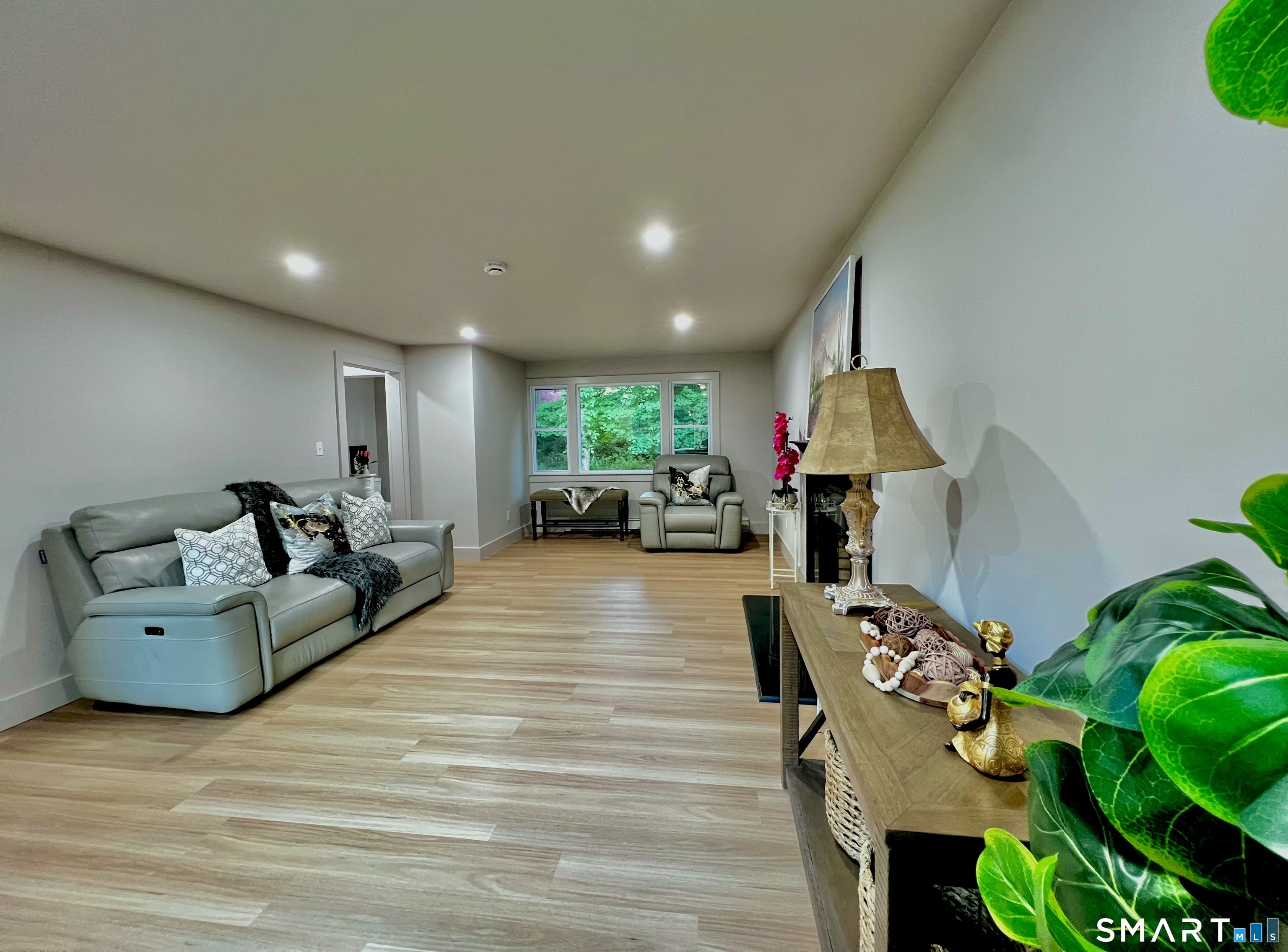 32 Forest North Court Hamden CT 06518