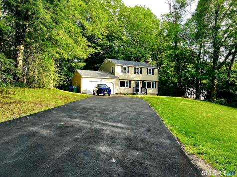 32 Forest North Court Hamden CT 06518