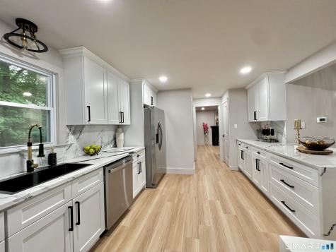 32 Forest North Court Hamden CT 06518