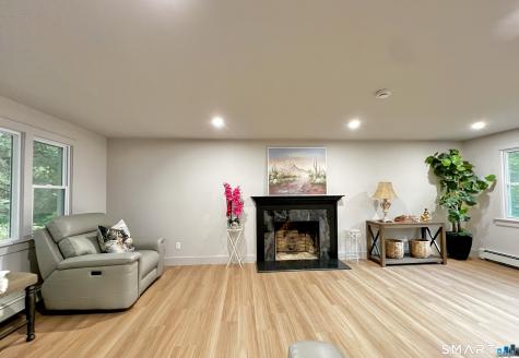 32 Forest North Court Hamden CT 06518