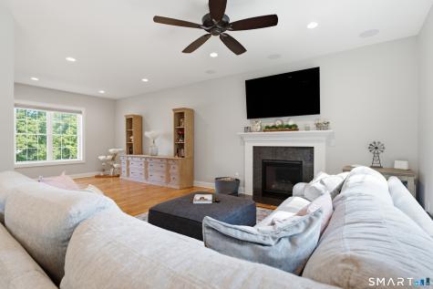 23 Salmon Run East Hampton CT 06424