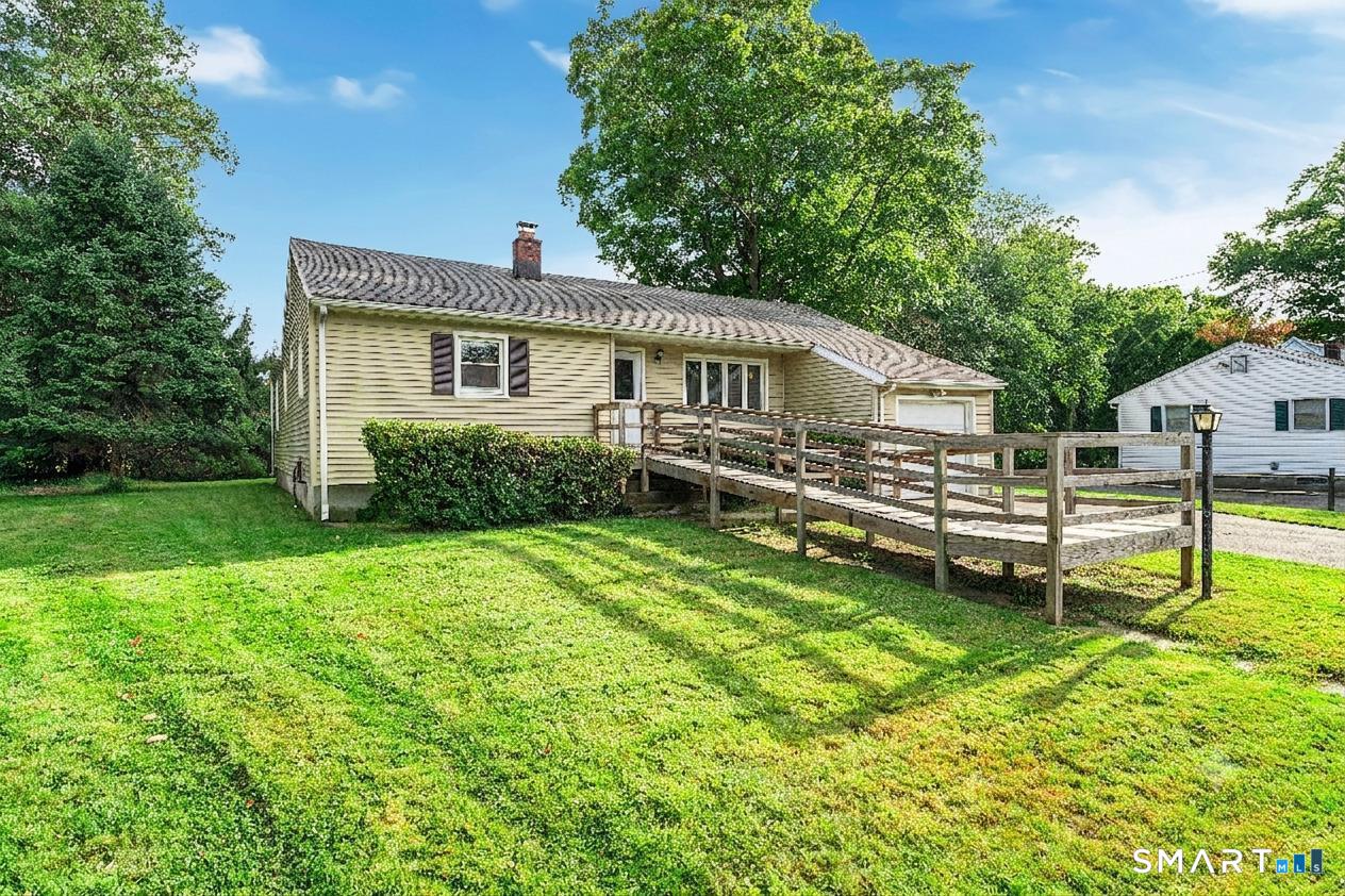 17 Greenbriar Circle Fairfield CT 06824