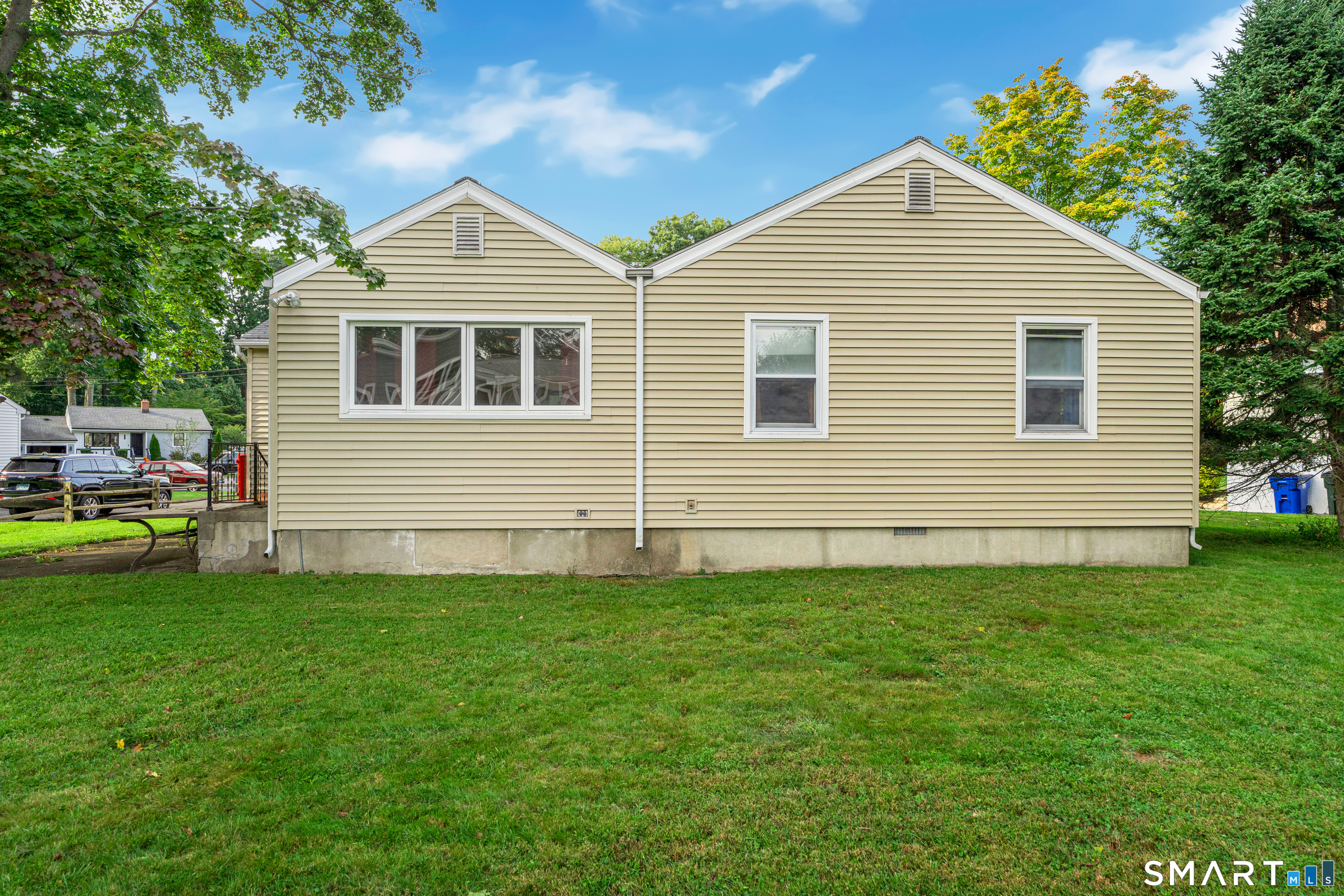 17 Greenbriar Circle Fairfield CT 06824
