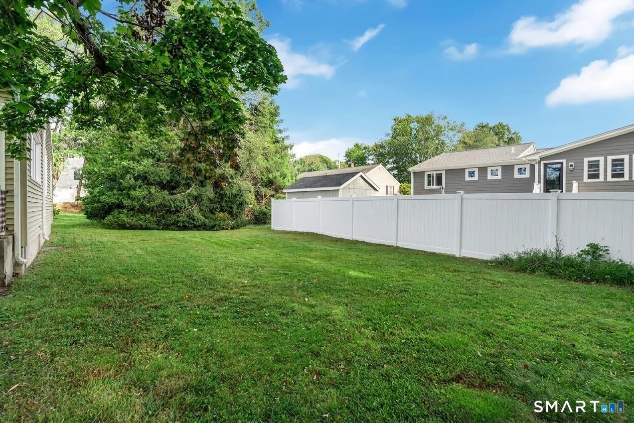 17 Greenbriar Circle Fairfield CT 06824