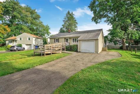 17 Greenbriar Circle Fairfield CT 06824