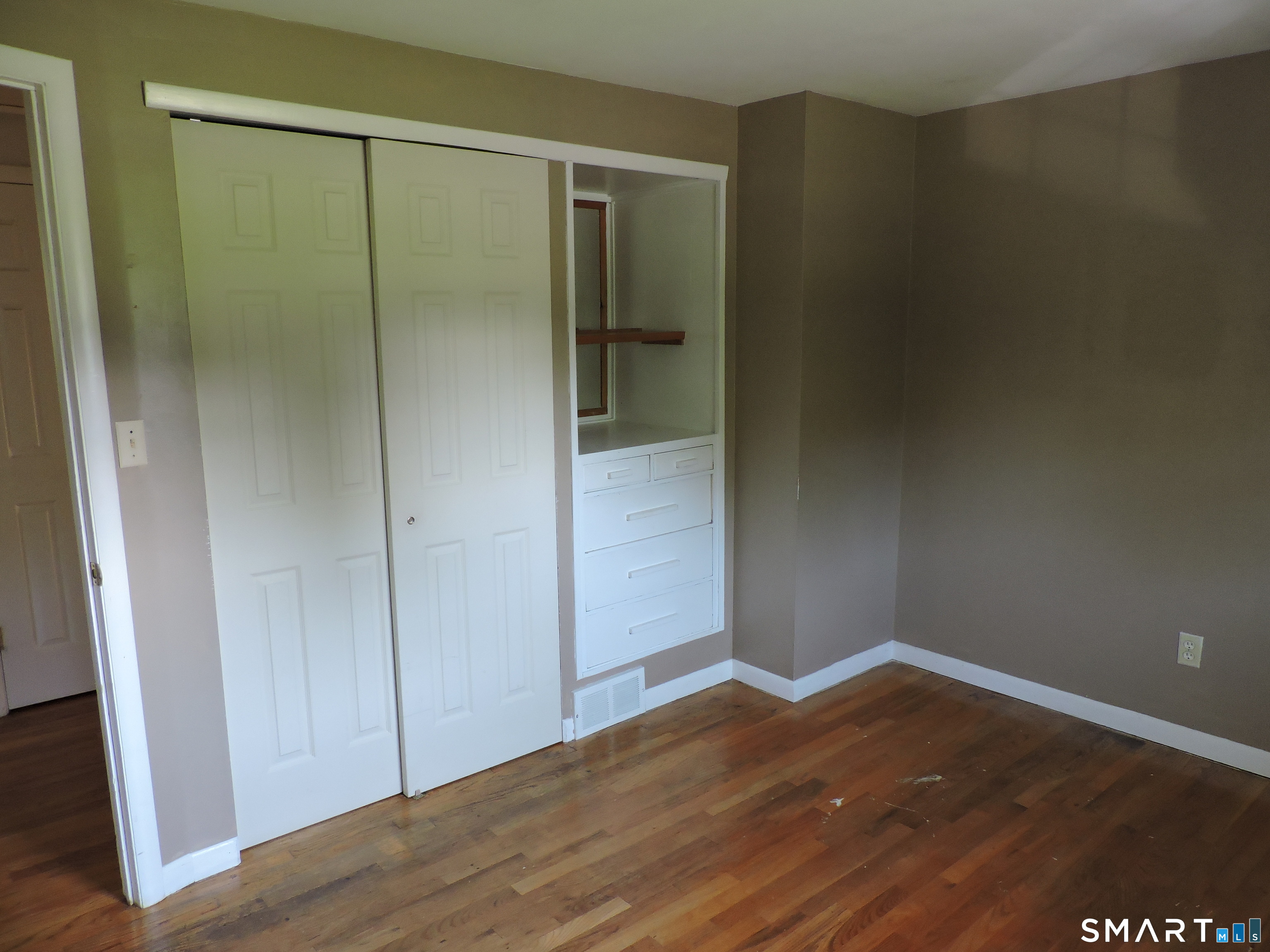 796 Avery Street South Windsor CT 06074