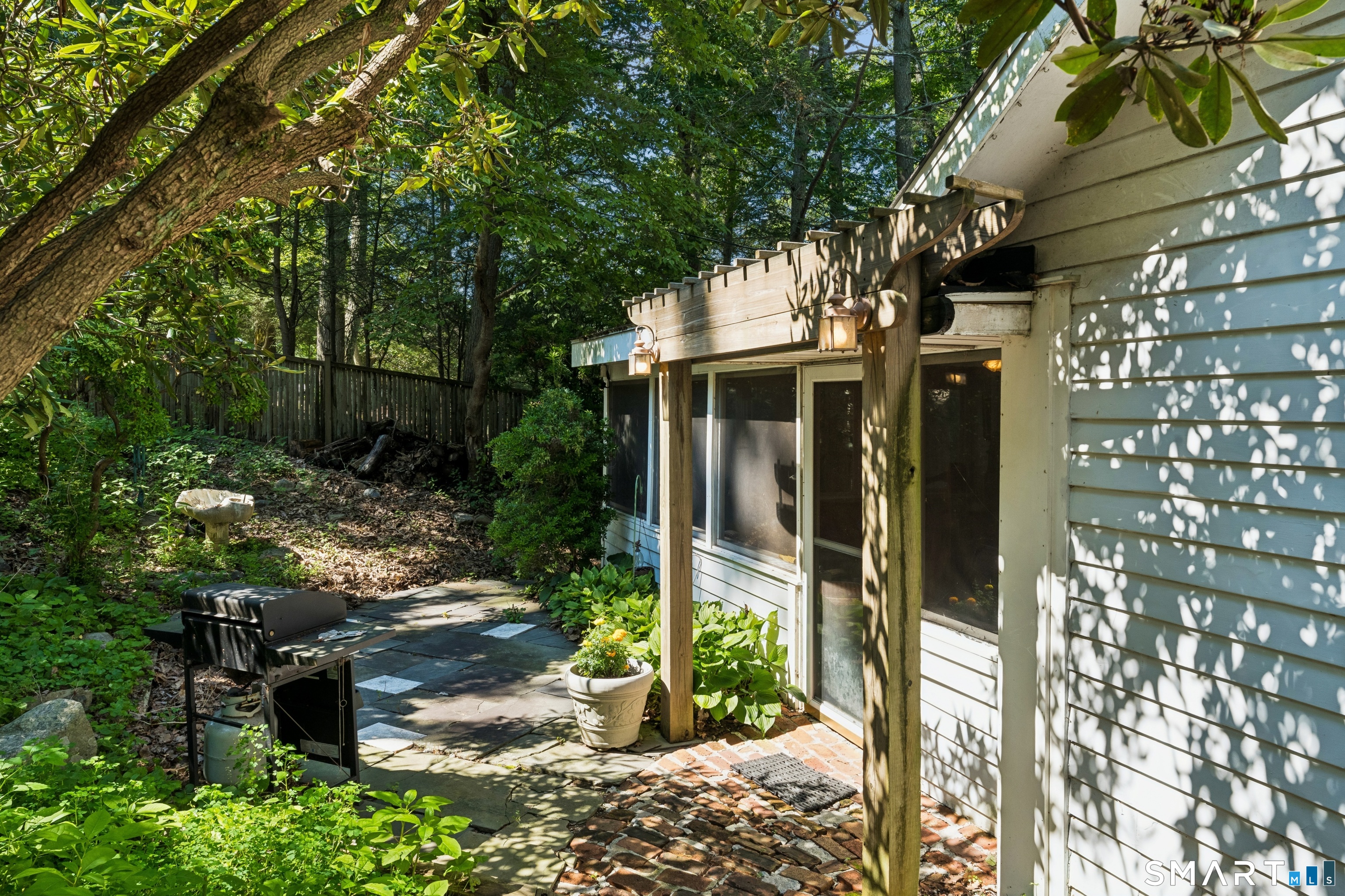77 Algonquin Trail Newtown CT 06482