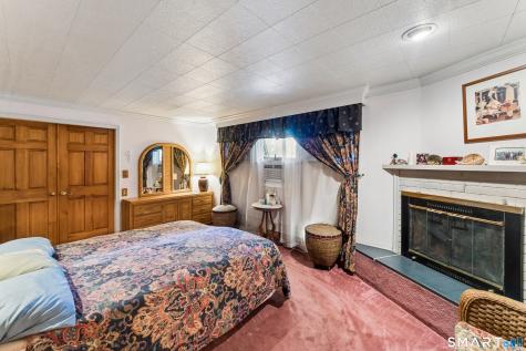 77 Algonquin Trail Newtown CT 06482