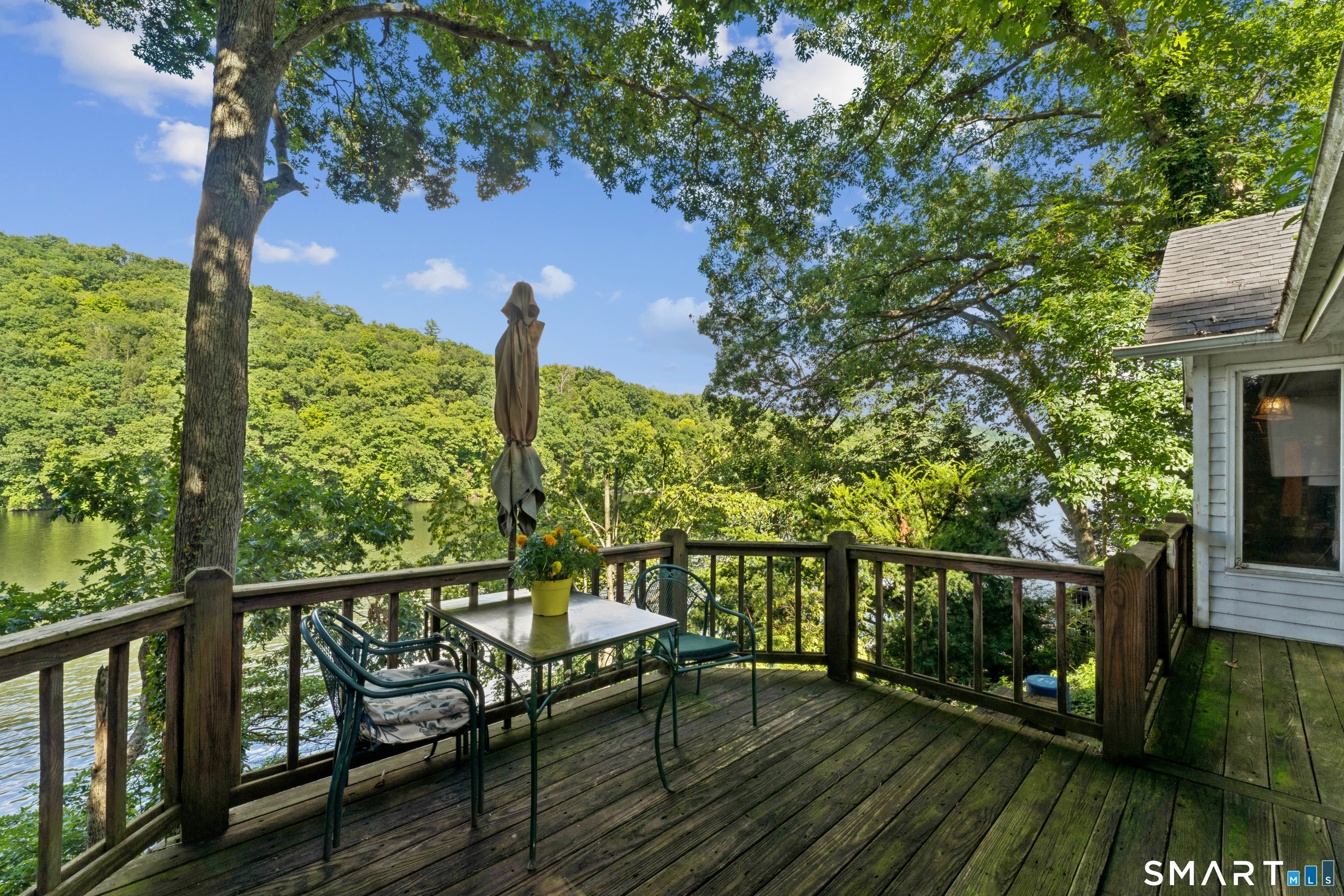 77 Algonquin Trail Newtown CT 06482
