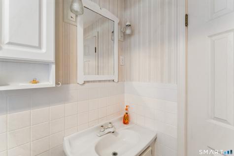 77 Algonquin Trail Newtown CT 06482