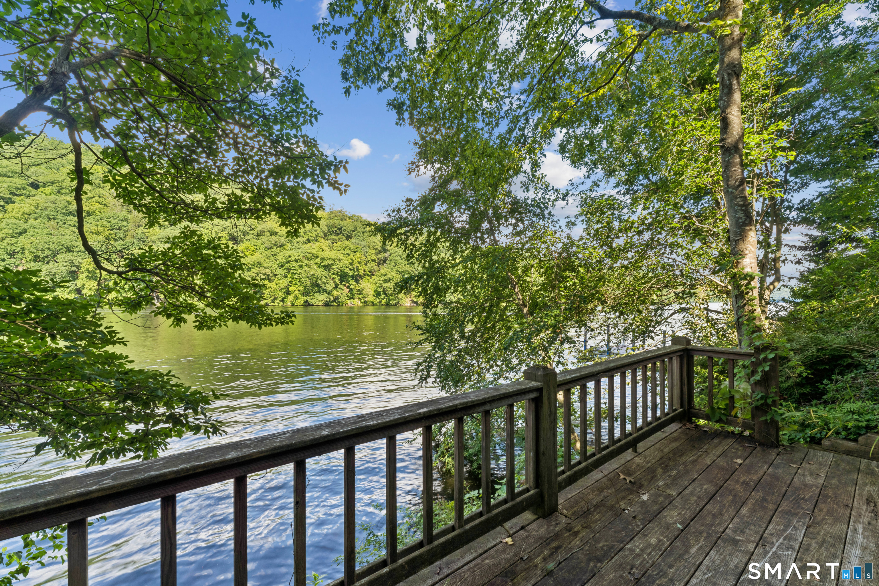 77 Algonquin Trail Newtown CT 06482