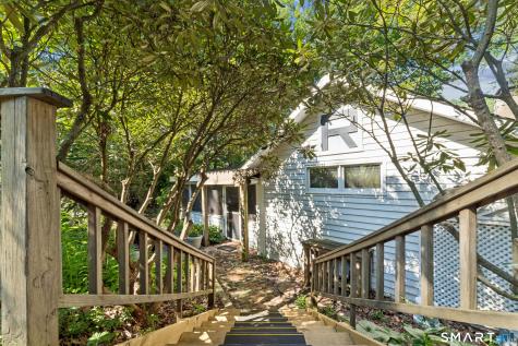 77 Algonquin Trail Newtown CT 06482