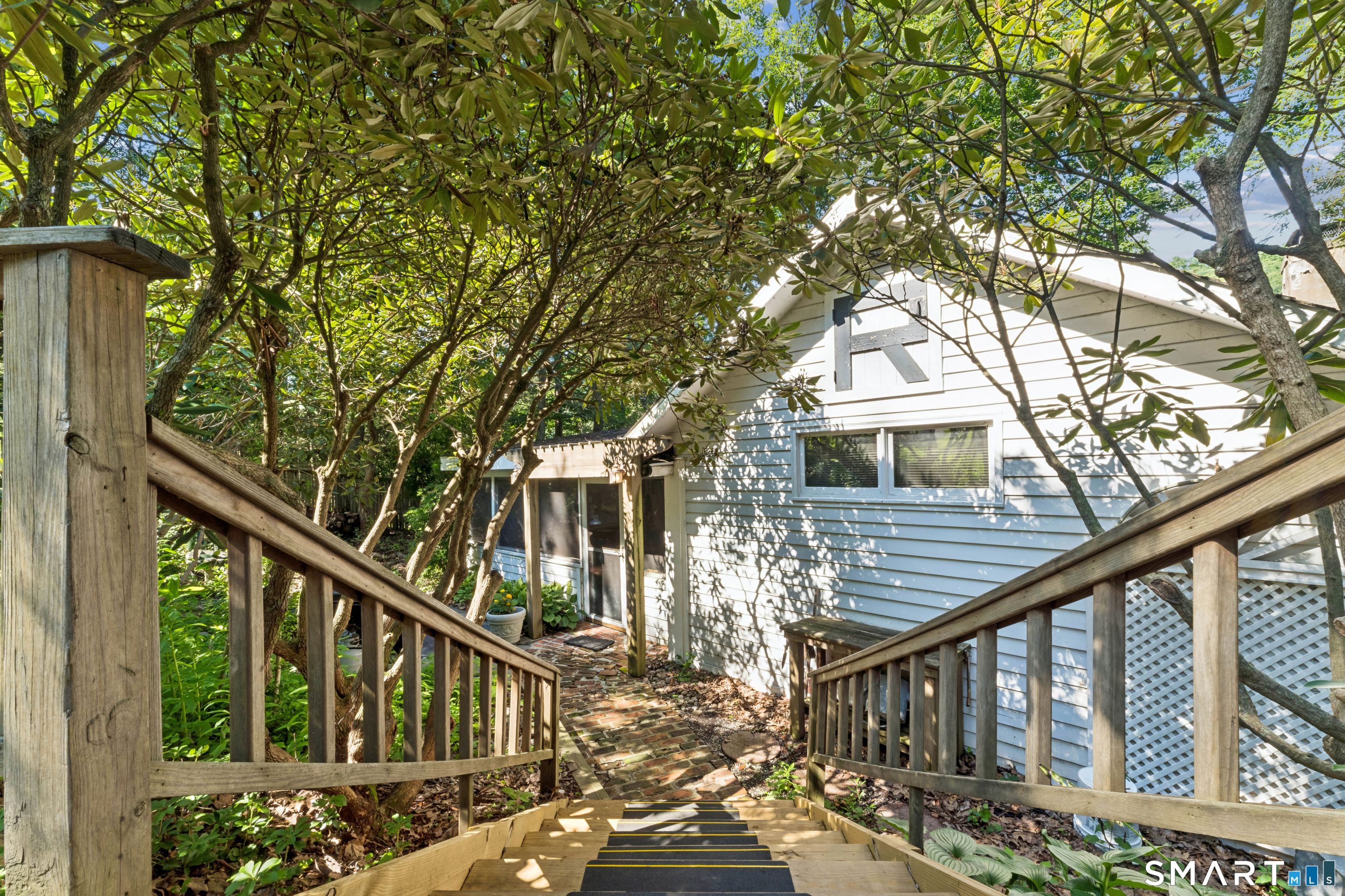 77 Algonquin Trail Newtown CT 06482