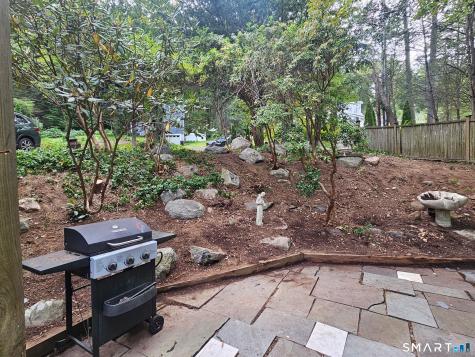 77 Algonquin Trail Newtown CT 06482