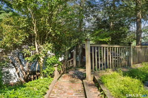 77 Algonquin Trail Newtown CT 06482