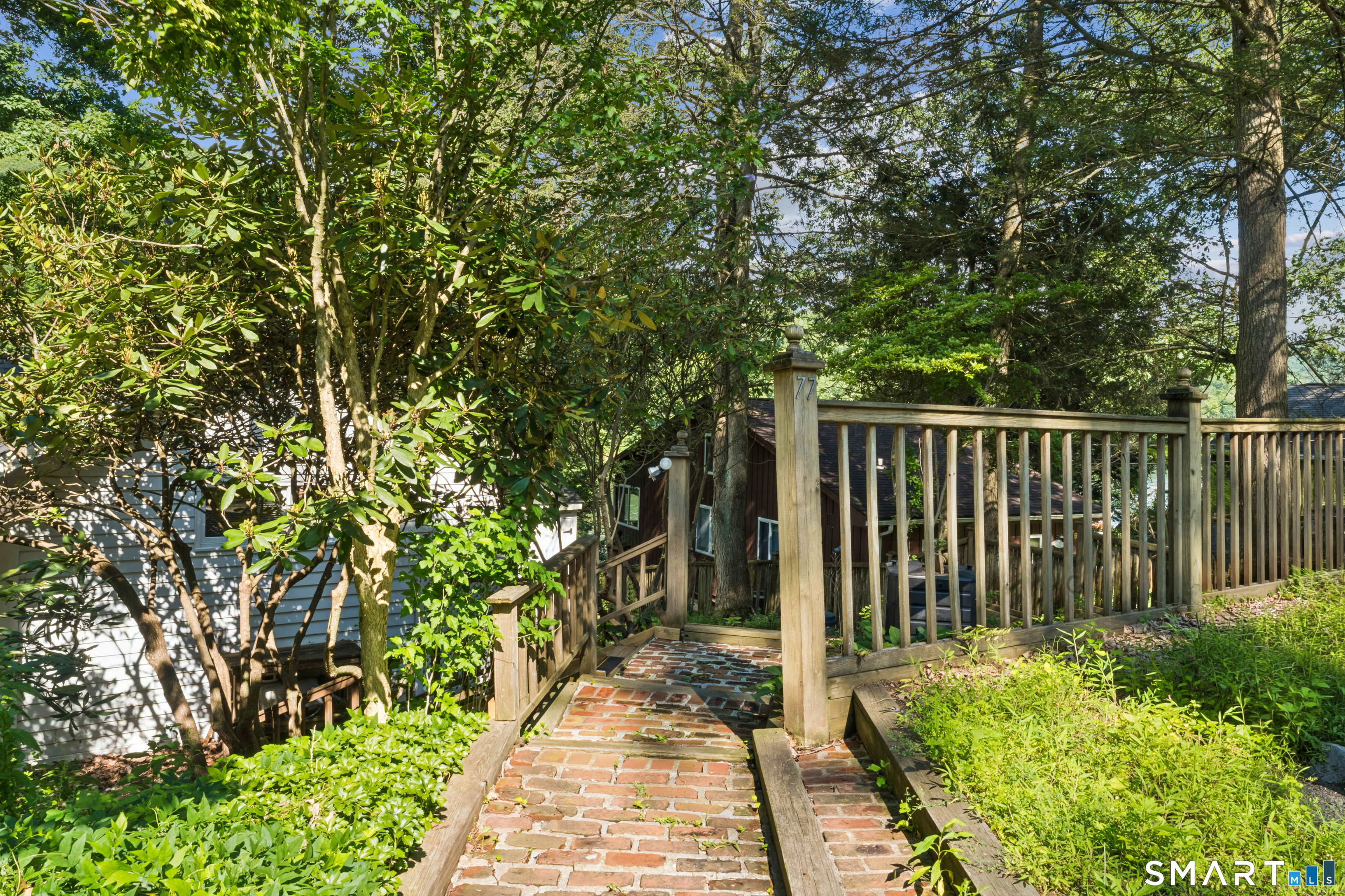 77 Algonquin Trail Newtown CT 06482