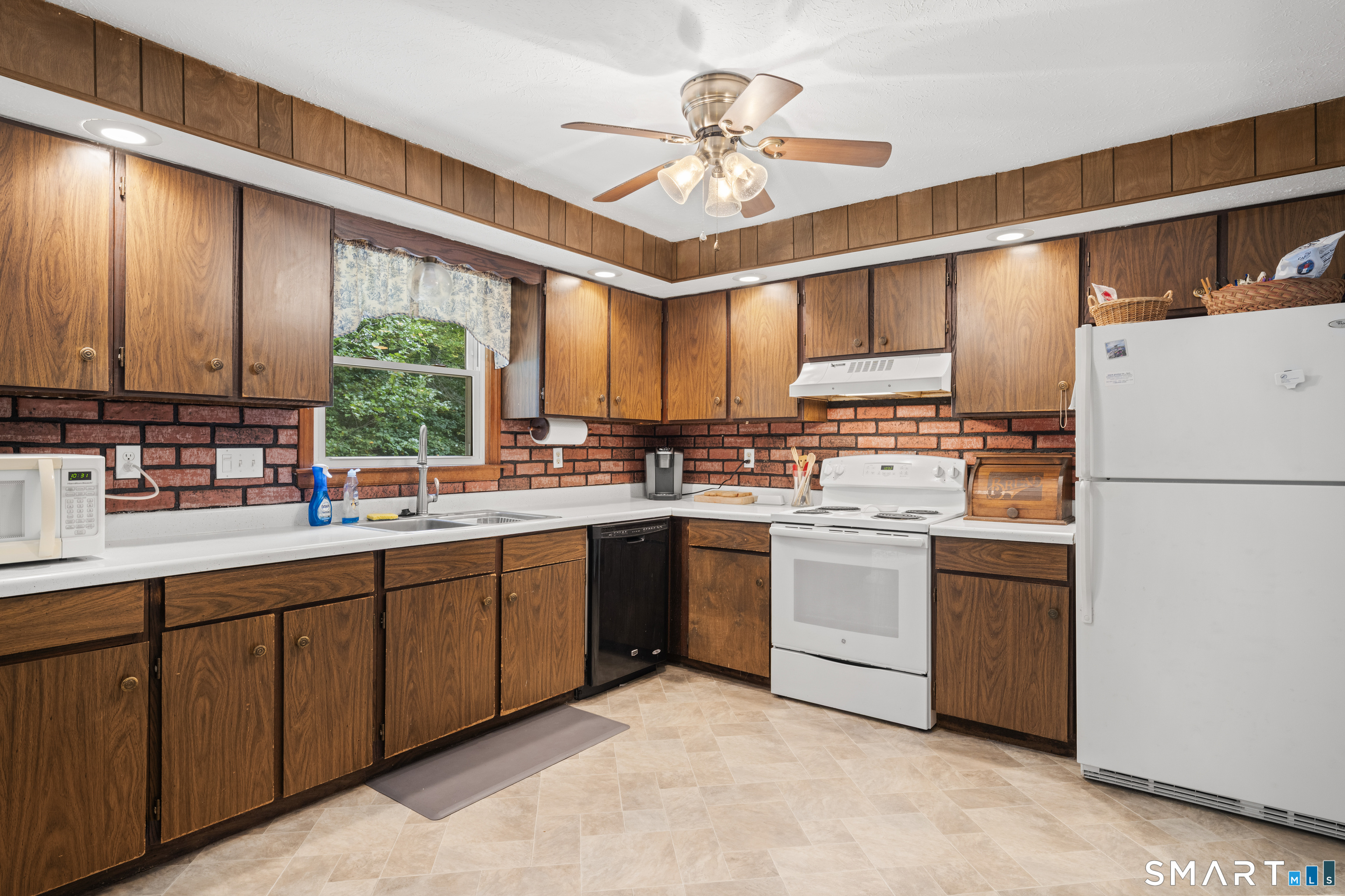 8 Pettersson Circle Stafford CT 06076