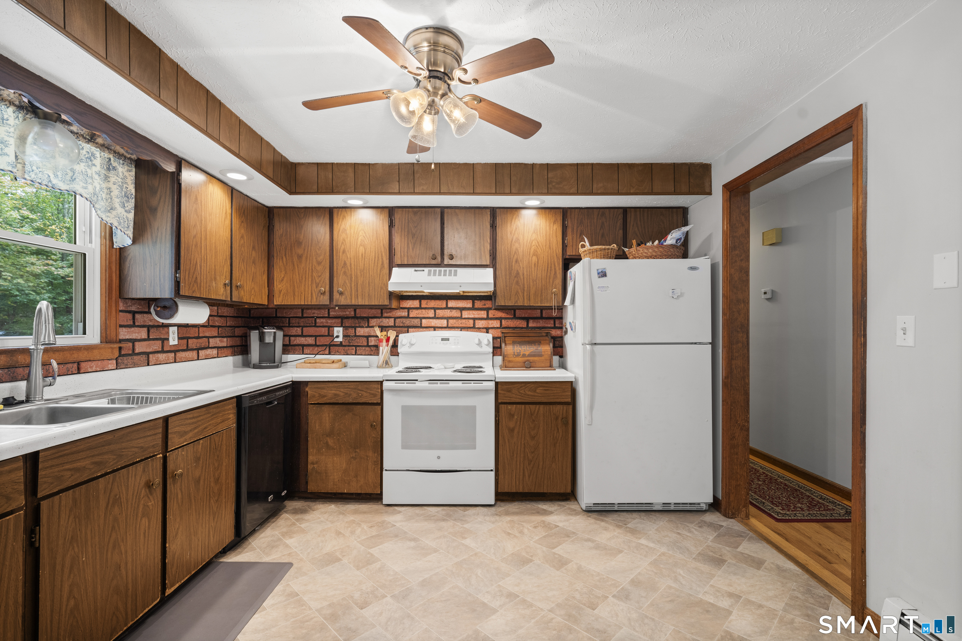 8 Pettersson Circle Stafford CT 06076