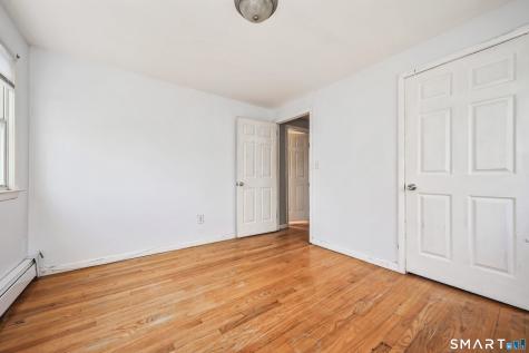 71 Sunshine Circle Bridgeport CT 06606
