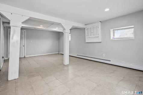 71 Sunshine Circle Bridgeport CT 06606