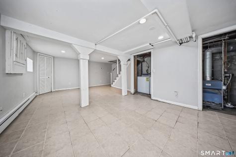71 Sunshine Circle Bridgeport CT 06606